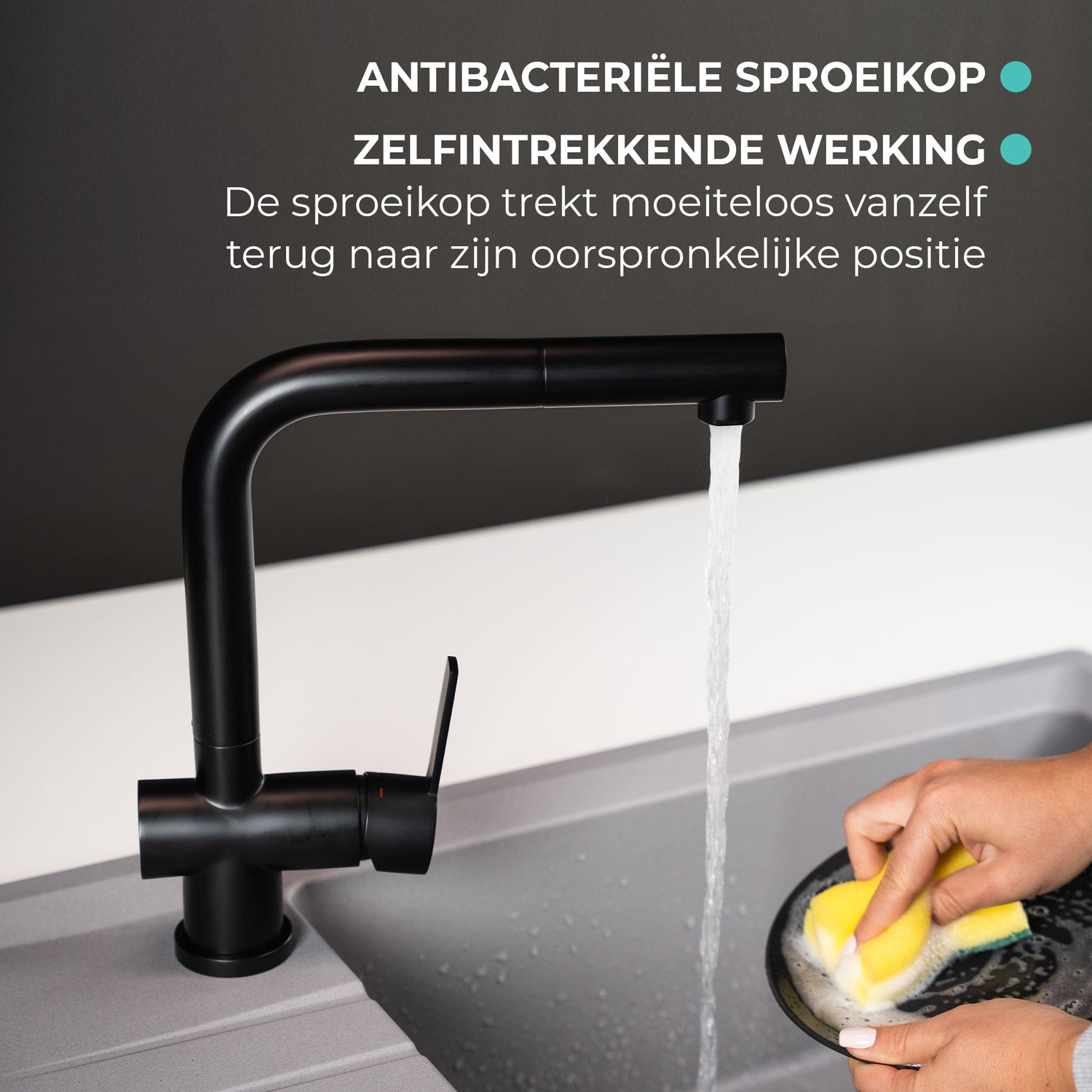 Black kitchen tap Mizzo Avori. Pull out spray
